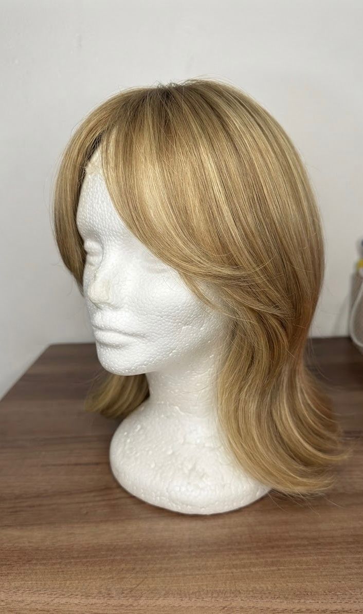 Topper capilar loiro com acabamento natural da Creative Hair